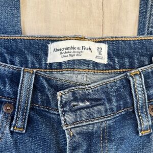 Abercrombie & Fitch Classic Blue Jeans